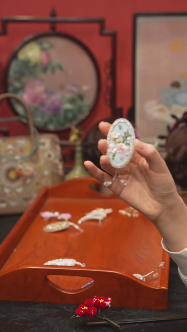 刺绣d****a非遗手工绒花饰品