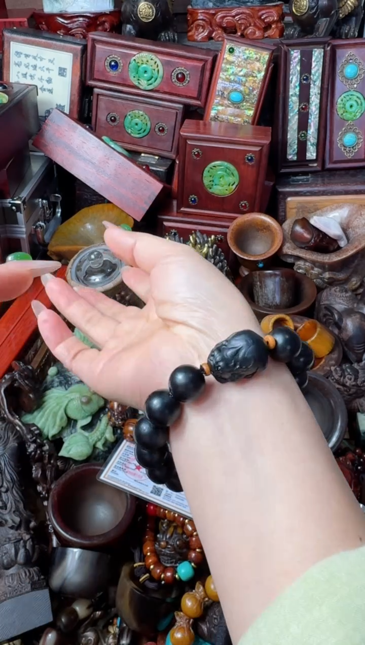 【闪购商品】和田玉（墨玉）挂件未镶嵌貔貅手串