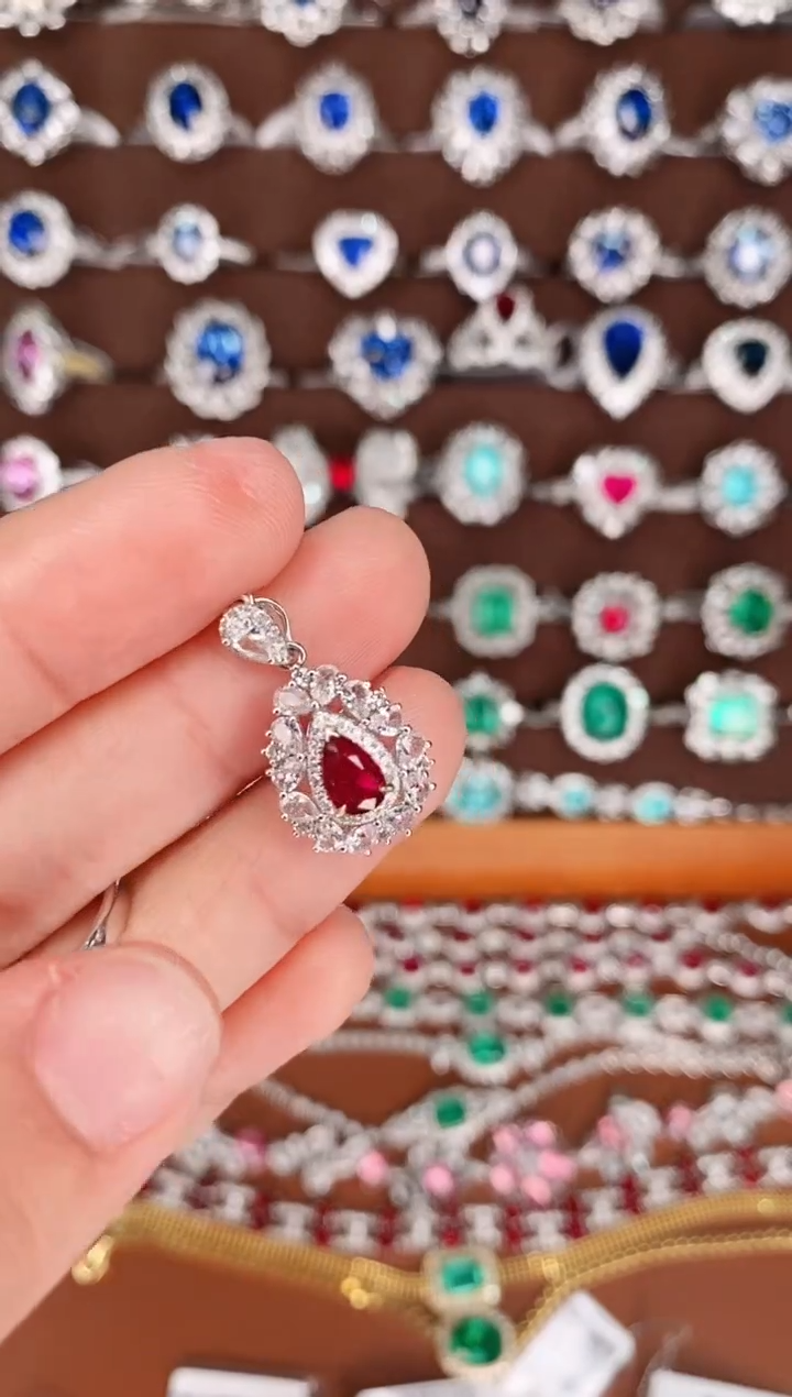 【闪购商品】红宝石18K金吊坠18K金镶嵌·