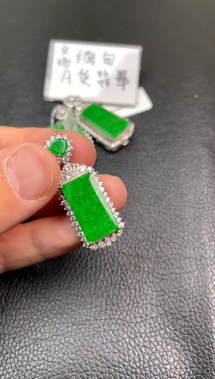 【闪购商品】翡翠吊坠(不含链)银S925镶嵌吊坠