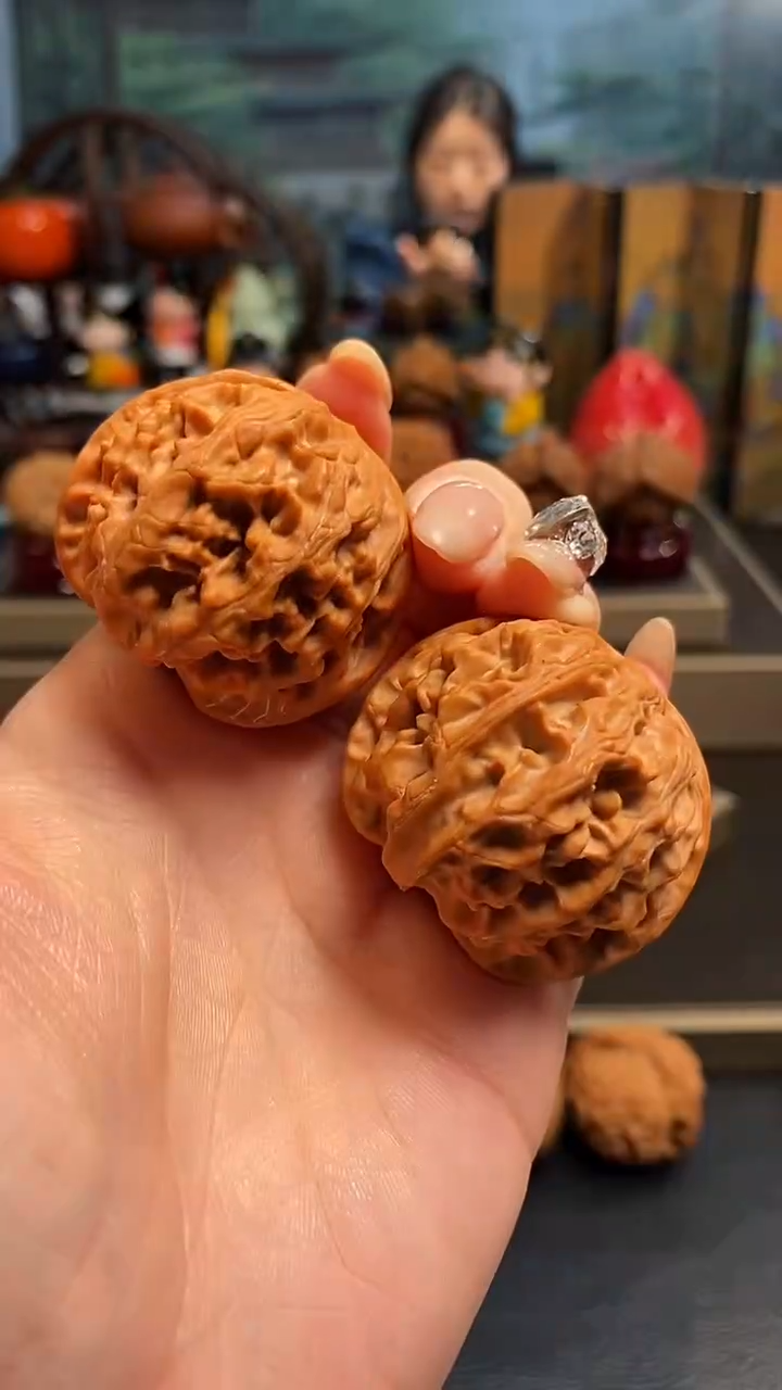 【闪购商品】文玩核桃把件H 644苹果园41尺