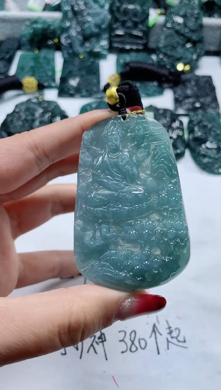 【闪购商品】翡翠颈饰未镶嵌