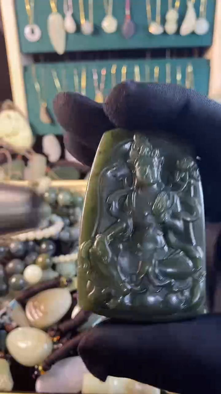 吊坠(赠链)未镶嵌和田玉15