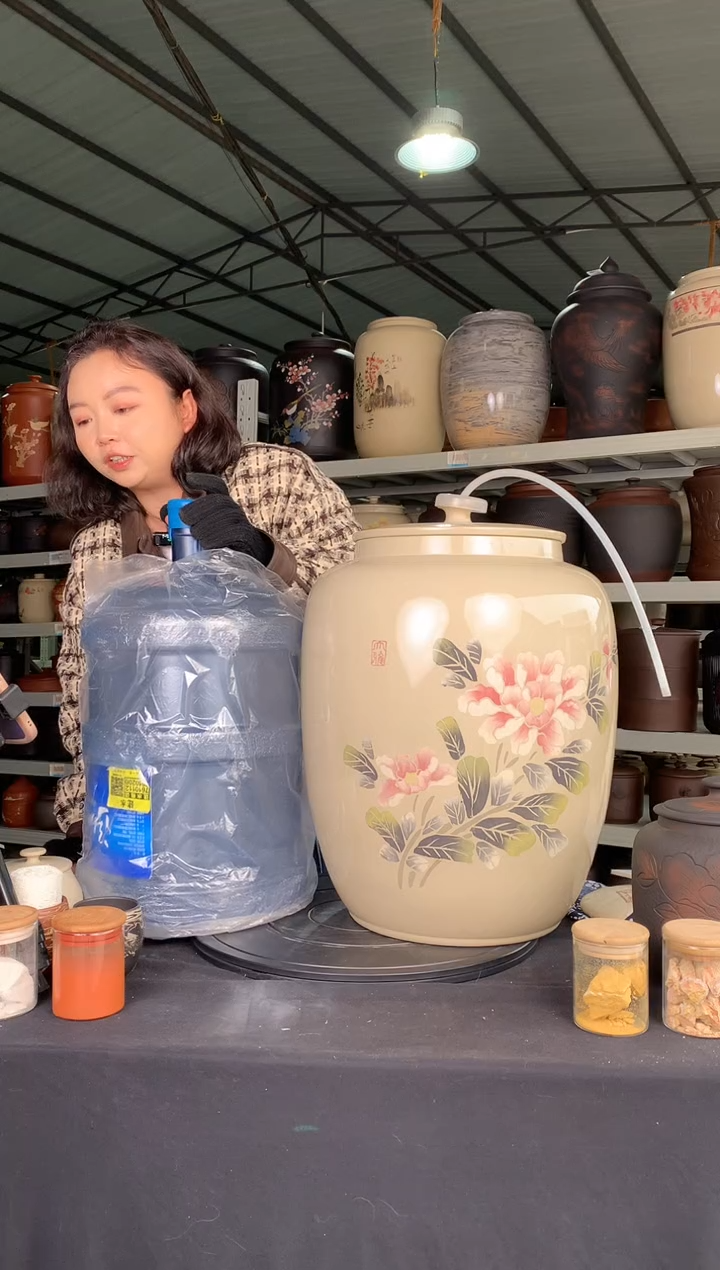 【闪购商品】罐白泥无釉磨光35升储水罐