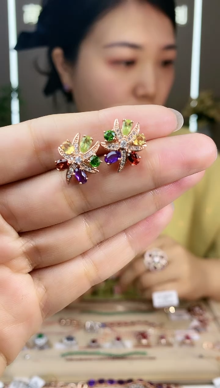 【闪购商品】透辉石耳饰银S925镶嵌耳饰