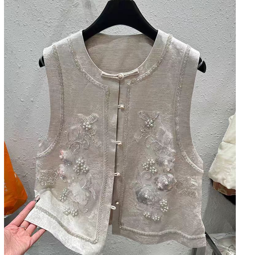 重工刺绣新中式盘扣马甲女2025春季新款百搭高级感设计感坎肩马夹