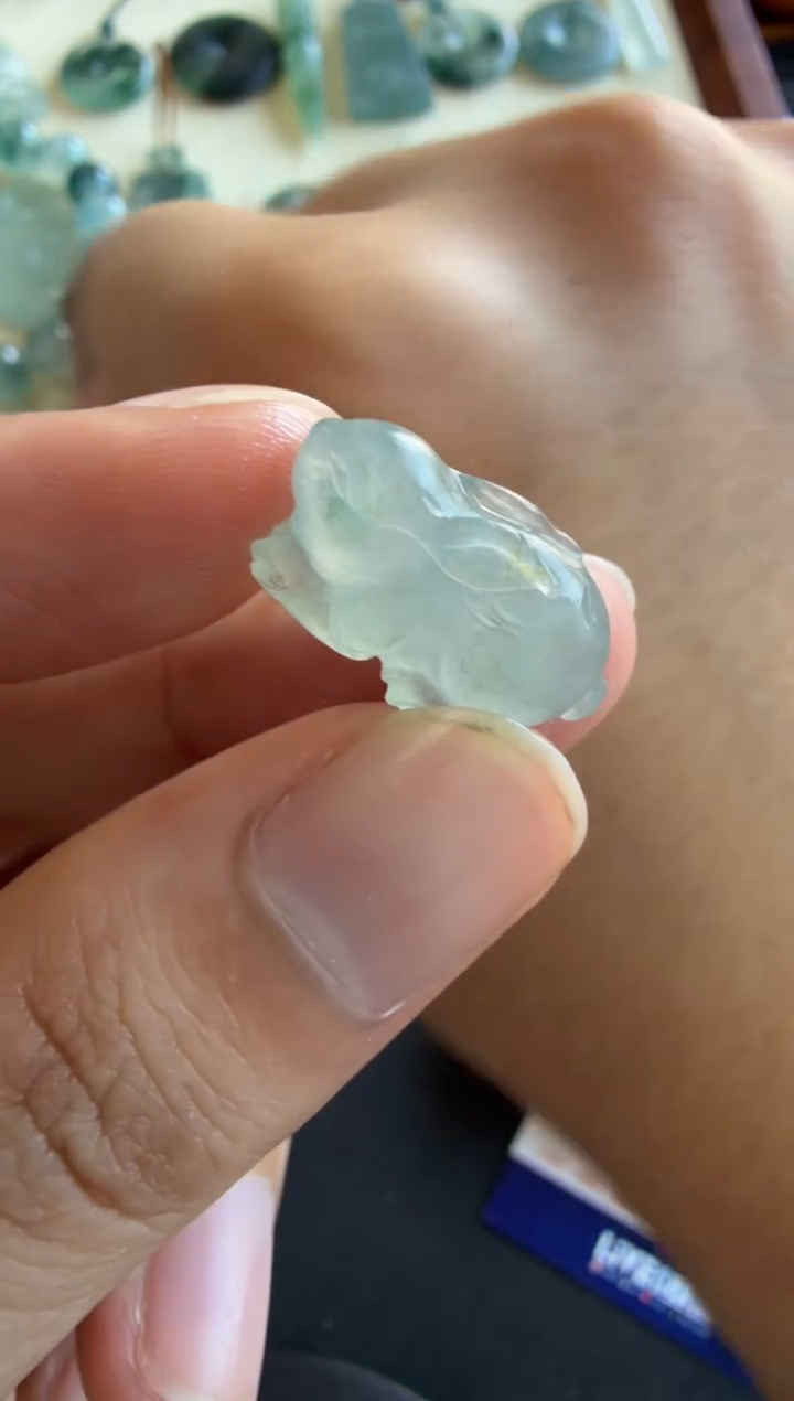 未镶嵌定制翡翠兔子