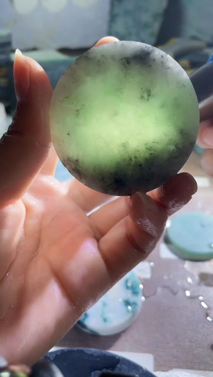 翡翠挂件未镶嵌美容90