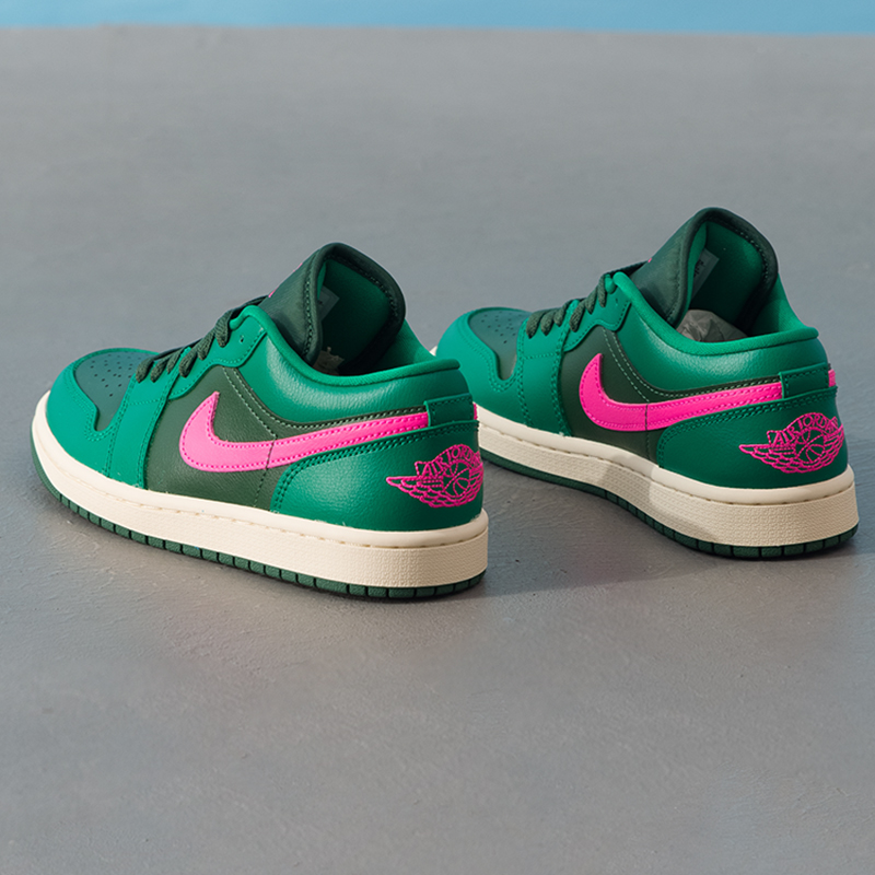耐克女鞋2025新款AIR JORDAN 1篮球鞋时尚低帮运动鞋休闲鞋流光风