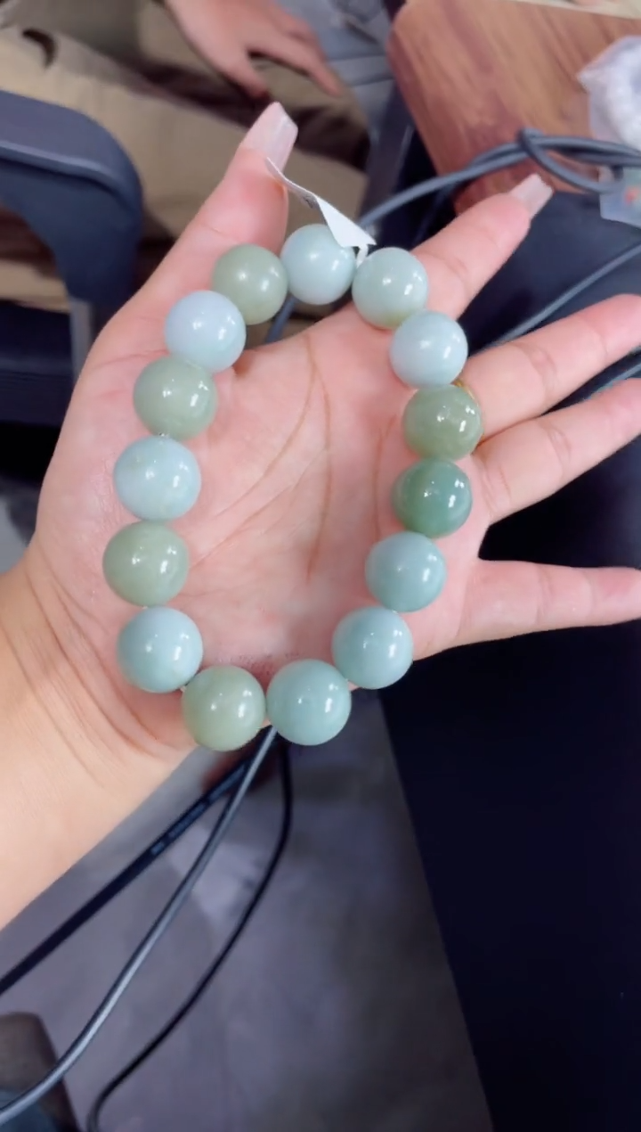 定制翡翠未镶嵌珠串