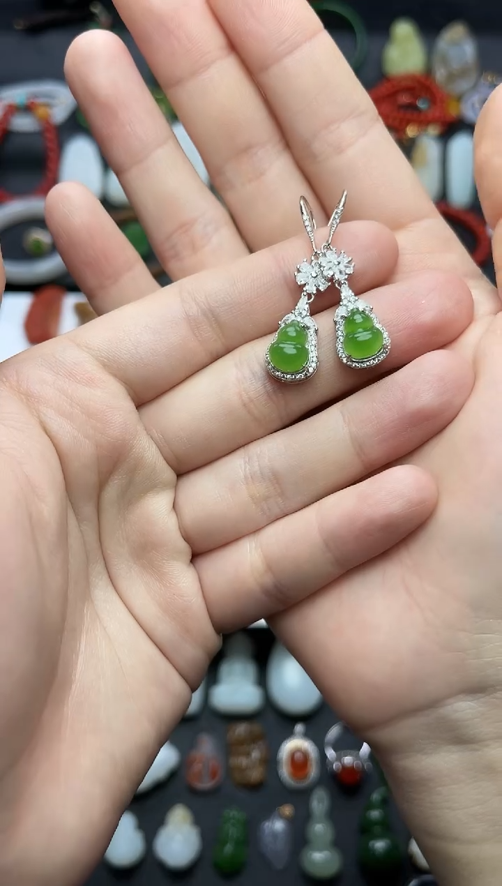 银S925镶嵌和田玉耳饰葫芦耳钩06