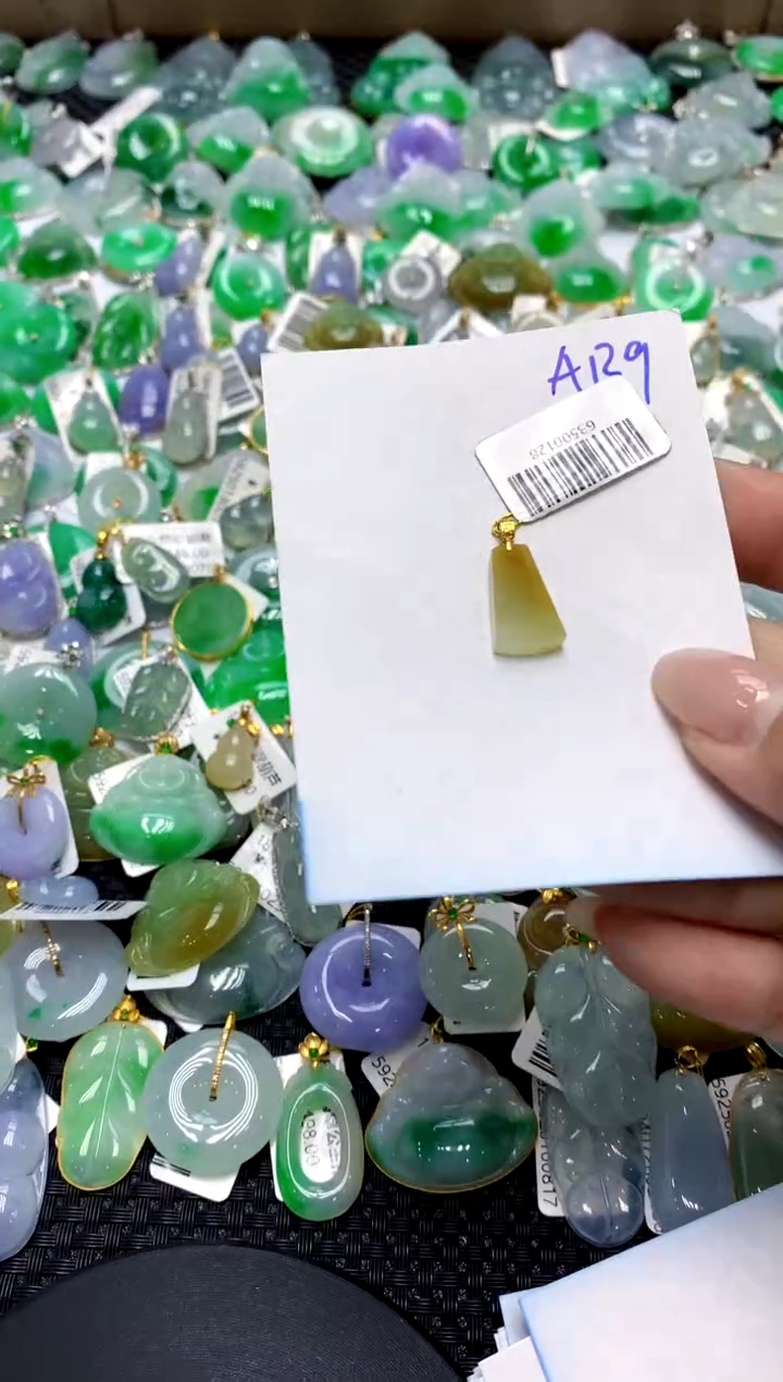 【闪购商品】翡翠颈饰18K金镶嵌111111111111