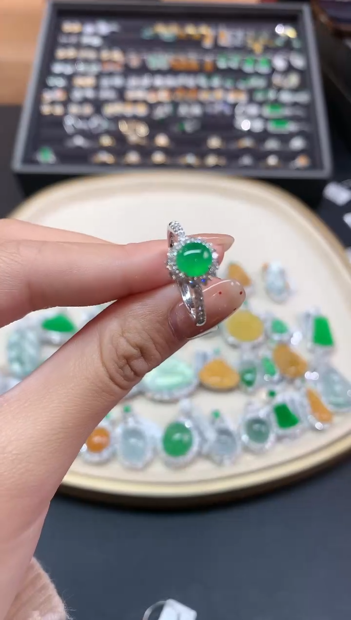 【闪购商品】翡翠戒指18K金镶嵌戒指A528|15800