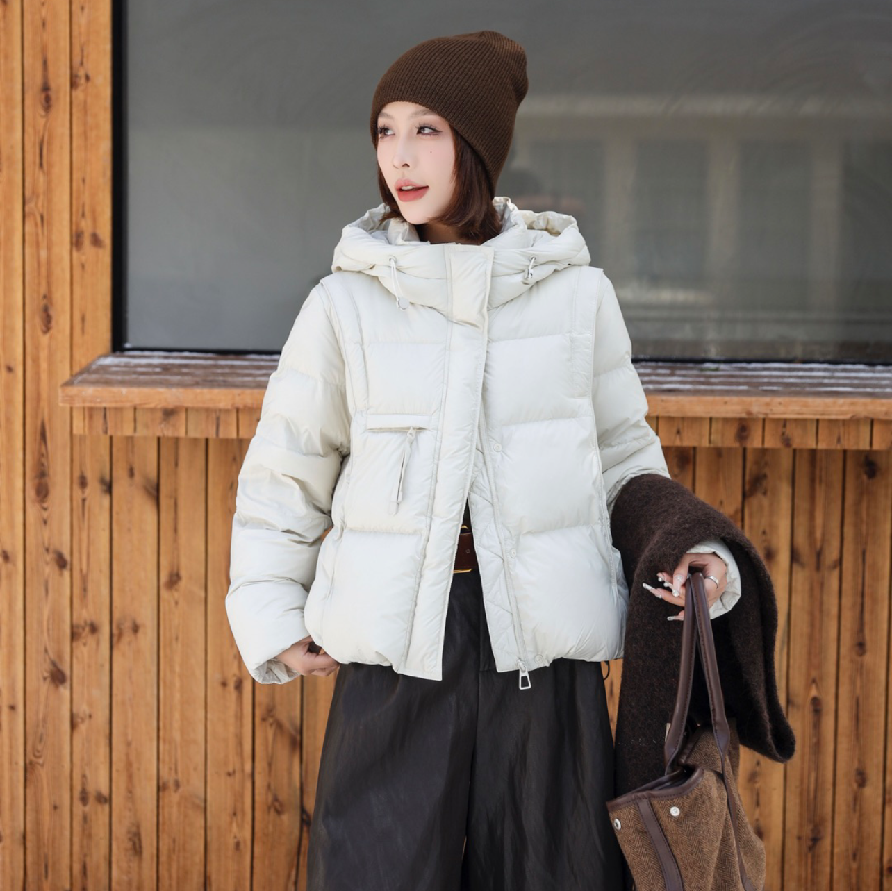 【LANFEIYA】 新国标90白鸭绒时尚连帽羽绒服女 655