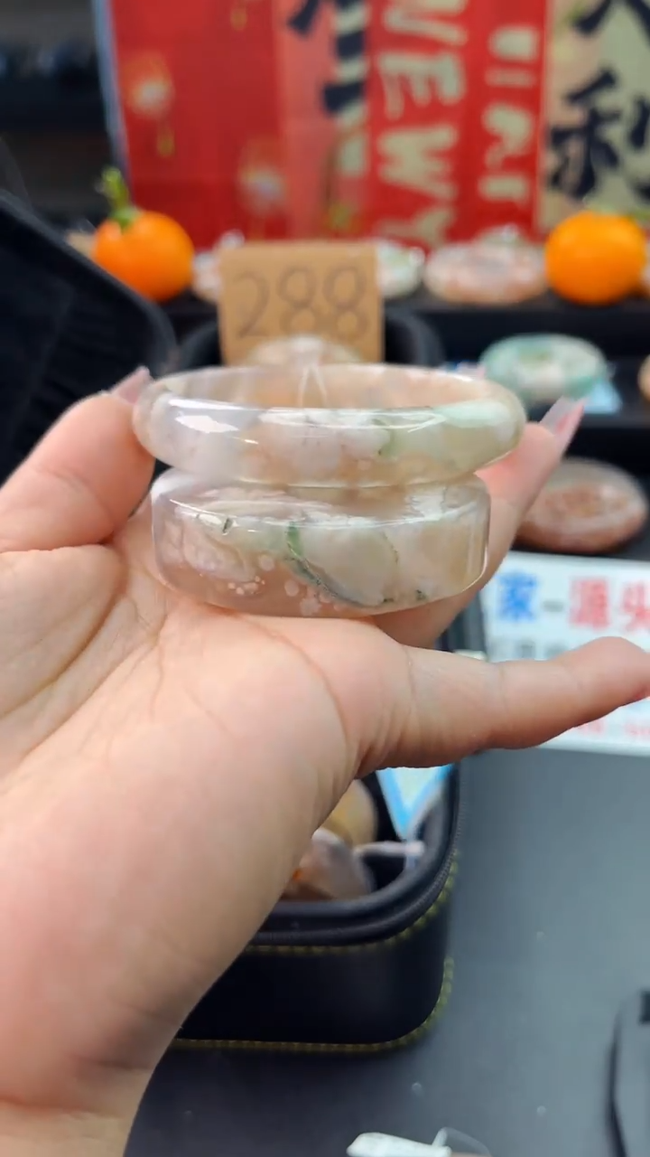 【闪购商品】石英质玉手镯未镶嵌赠送镯心（58圈口）