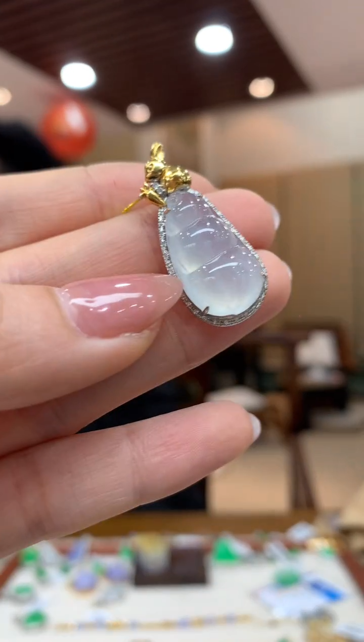 吊坠(不含链)18K金镶嵌翡翠豆子