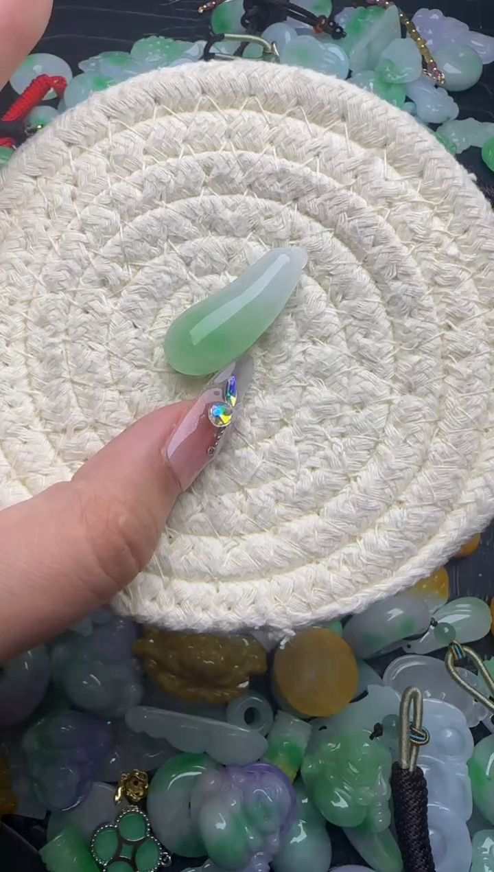 翡翠未镶嵌颈饰天然缅甸翡翠吊坠