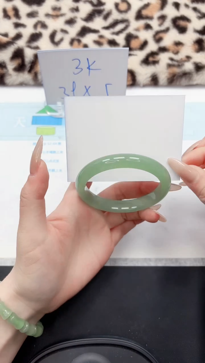 【闪购商品】石英质玉手镯未镶嵌41-60