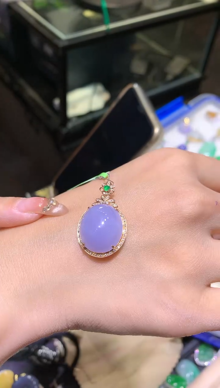 【闪购商品】翡翠吊坠(不含链)18K金镶嵌蛋面