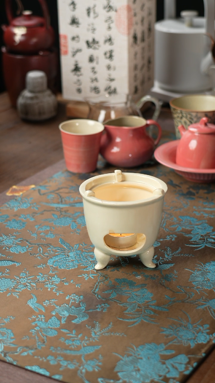 【闪购商品】奶酪黄三足温茶炉