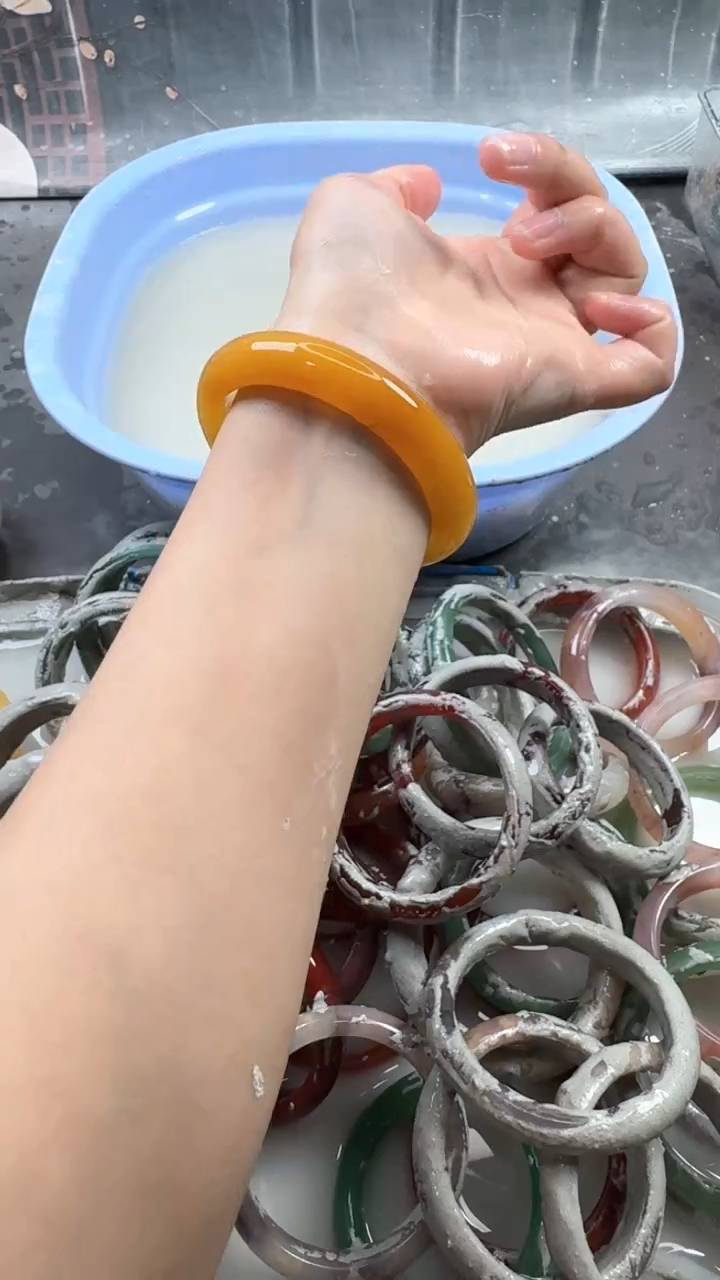 【闪购商品】石英质玉手镯未镶嵌82 61