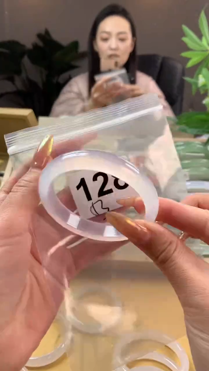 【闪购商品】玛瑙/玉髓手镯未镶嵌128