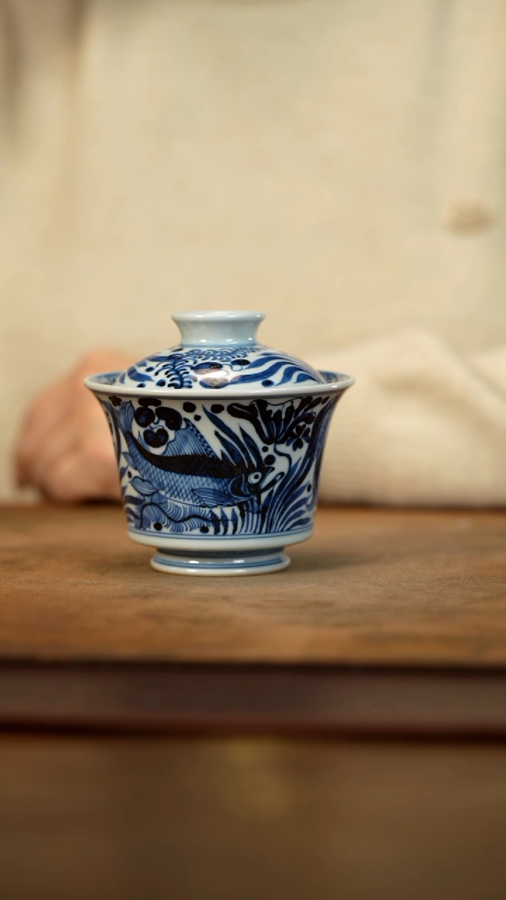 【闪购商品】青花鱼藻纹马蹄盖碗