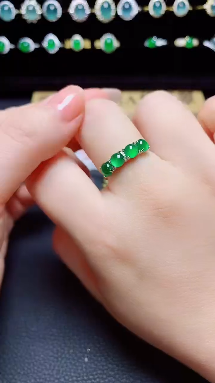 翡翠戒指银S925镶嵌天然翡翠A货s925银镶