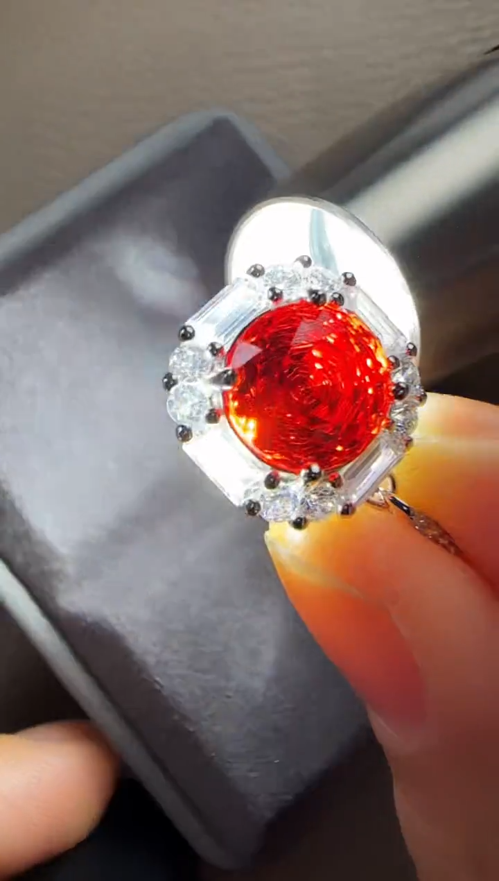 主播定制链接 红色吊坠