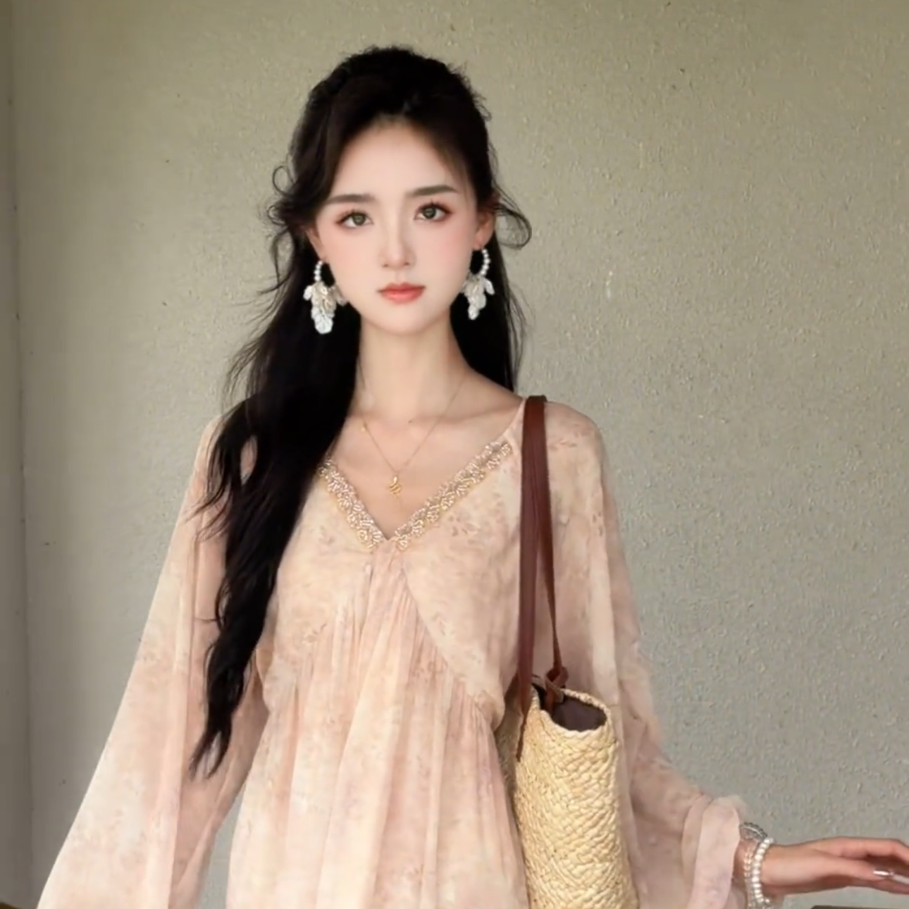 【金粉世家】印花碎花V领显瘦法式度假夏季新款连衣裙