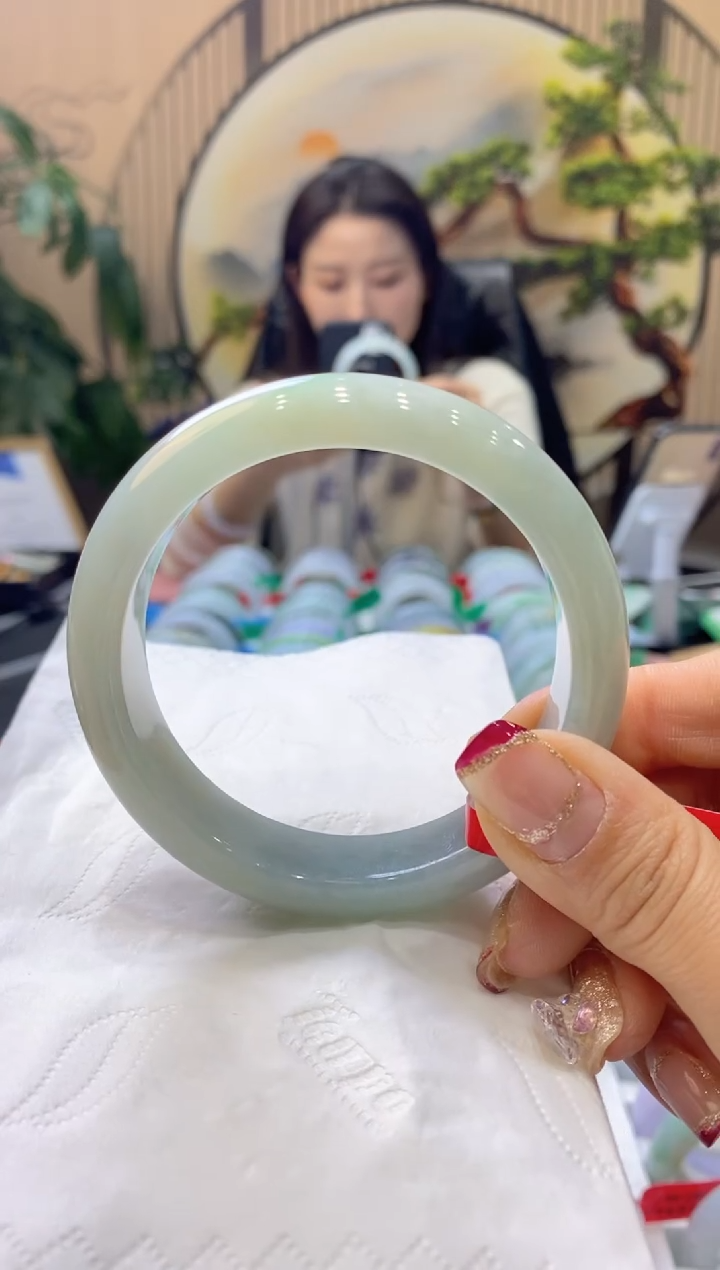 【闪购商品】翡翠手镯未镶嵌99903337