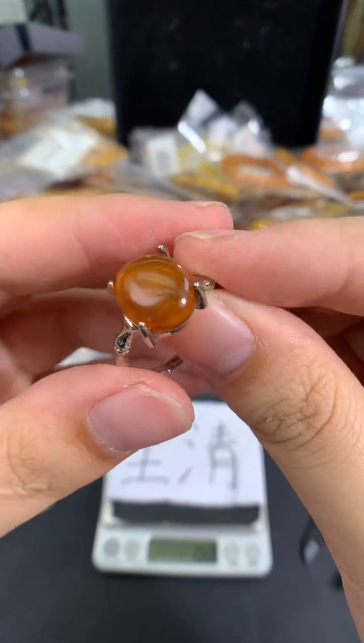 蜜蜡未镶嵌珠宝奇石1
