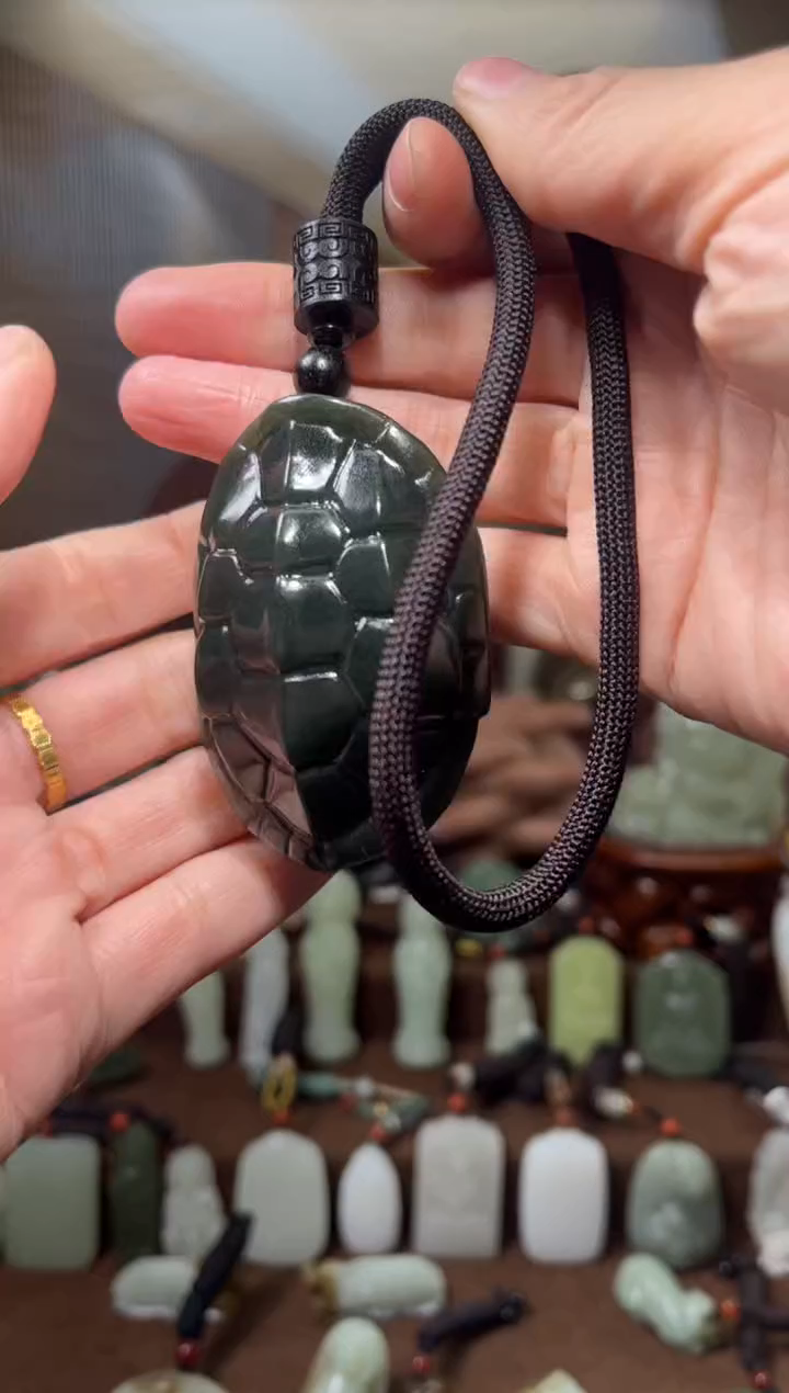 颈饰未镶嵌和田玉·