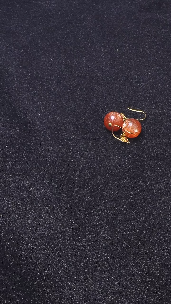 18K金镶嵌004A18K金太阳耳坠长石多样性发其一