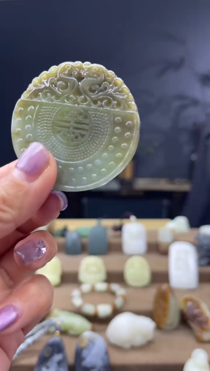 颈饰未镶嵌和田玉1