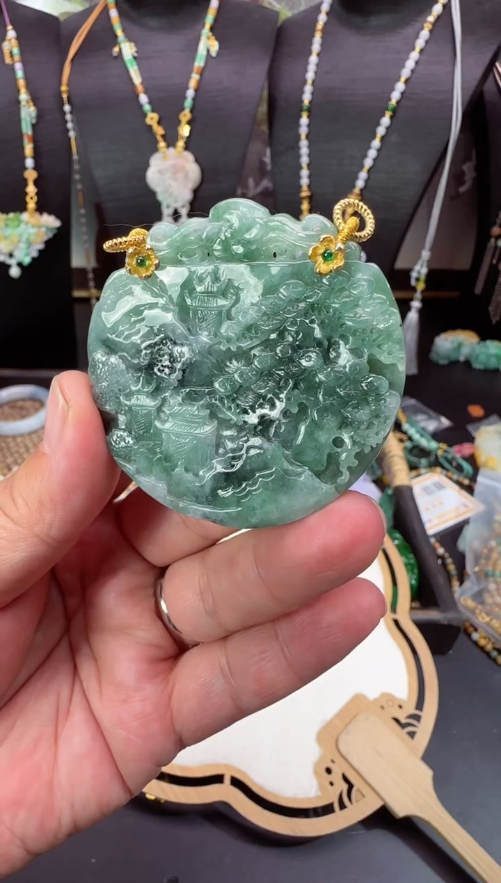 【闪购商品】翡翠颈饰未镶嵌牌子