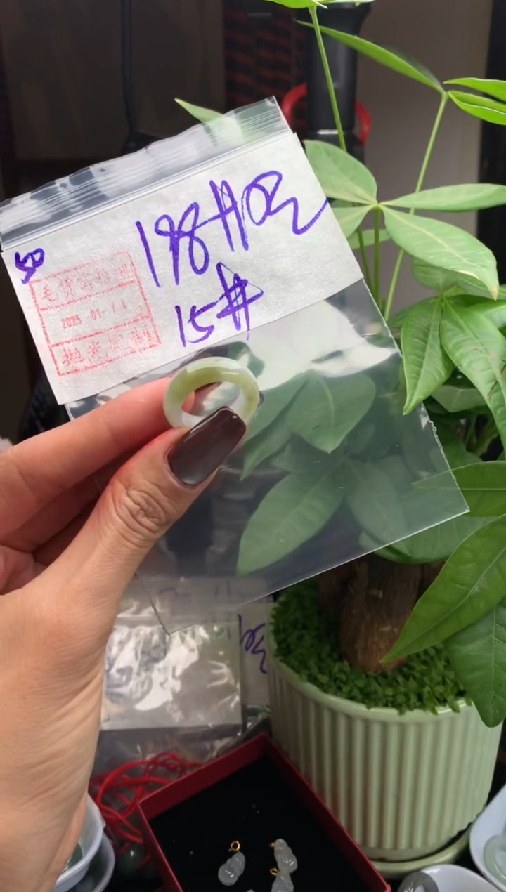 【闪购商品】定制翡翠未镶嵌50戒圈15*208元毛货需精细抛光