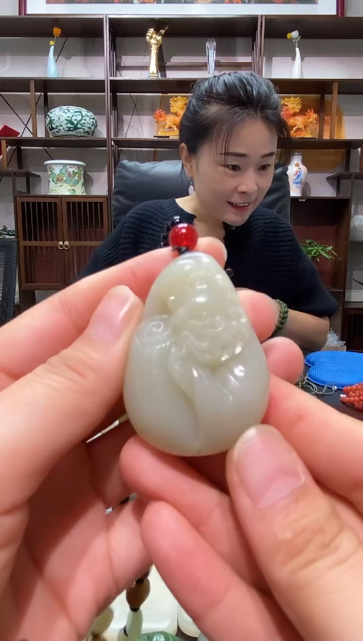 颈饰未镶嵌和田玉  