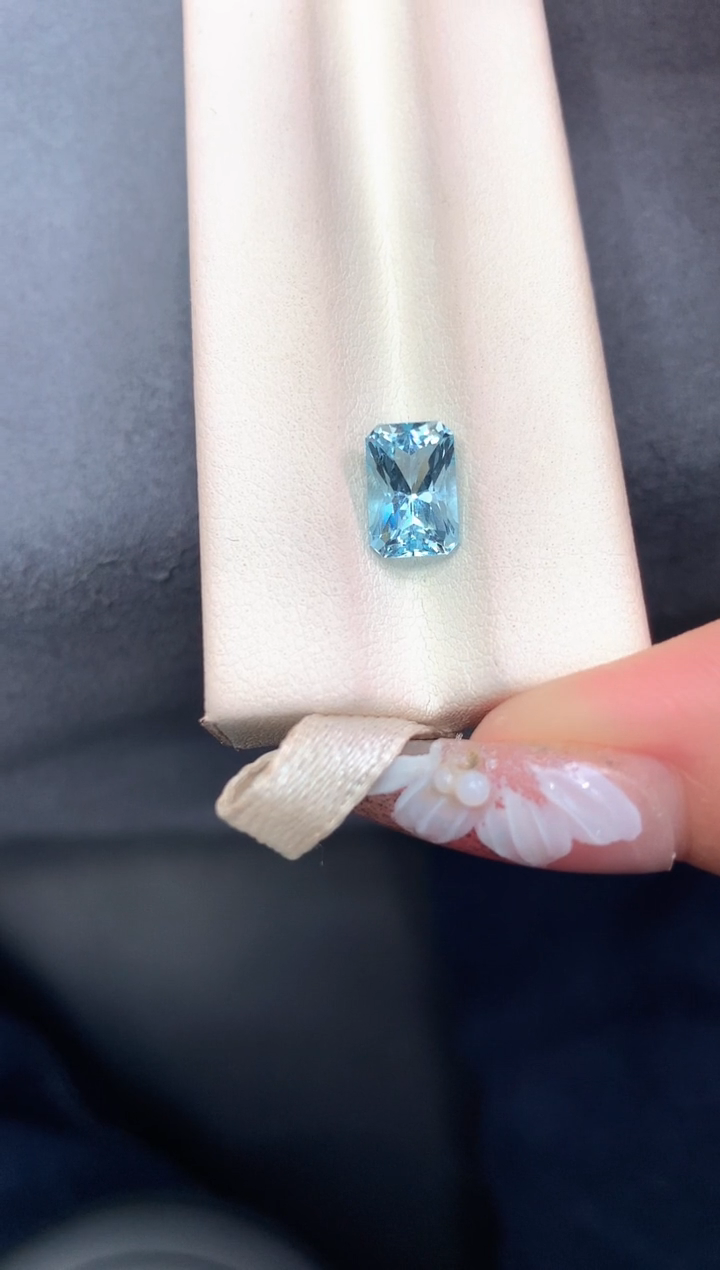 裸石海蓝宝石2.01克拉圣玛利亚