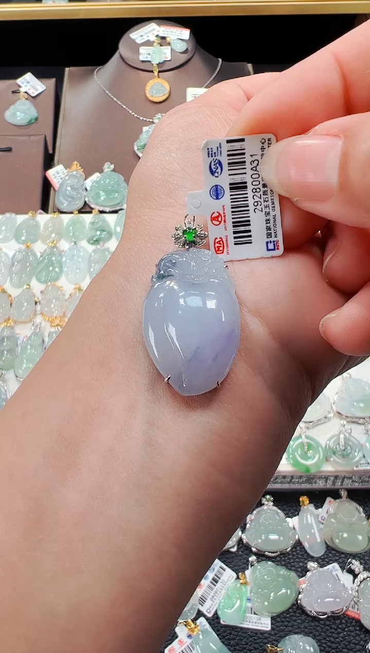 【闪购商品】翡翠吊坠(不含链)18K金镶嵌桃子吊坠A31