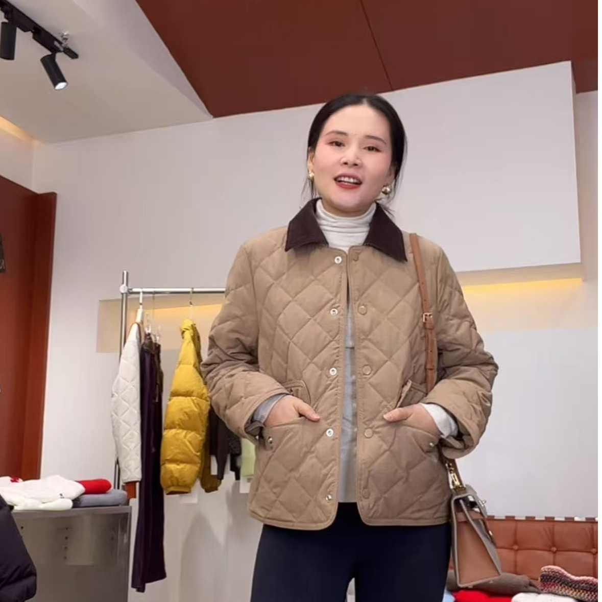 Mozch  羊M混纺灯芯绒领压菱格纹棉服鹅羽绒服【长58】 86233