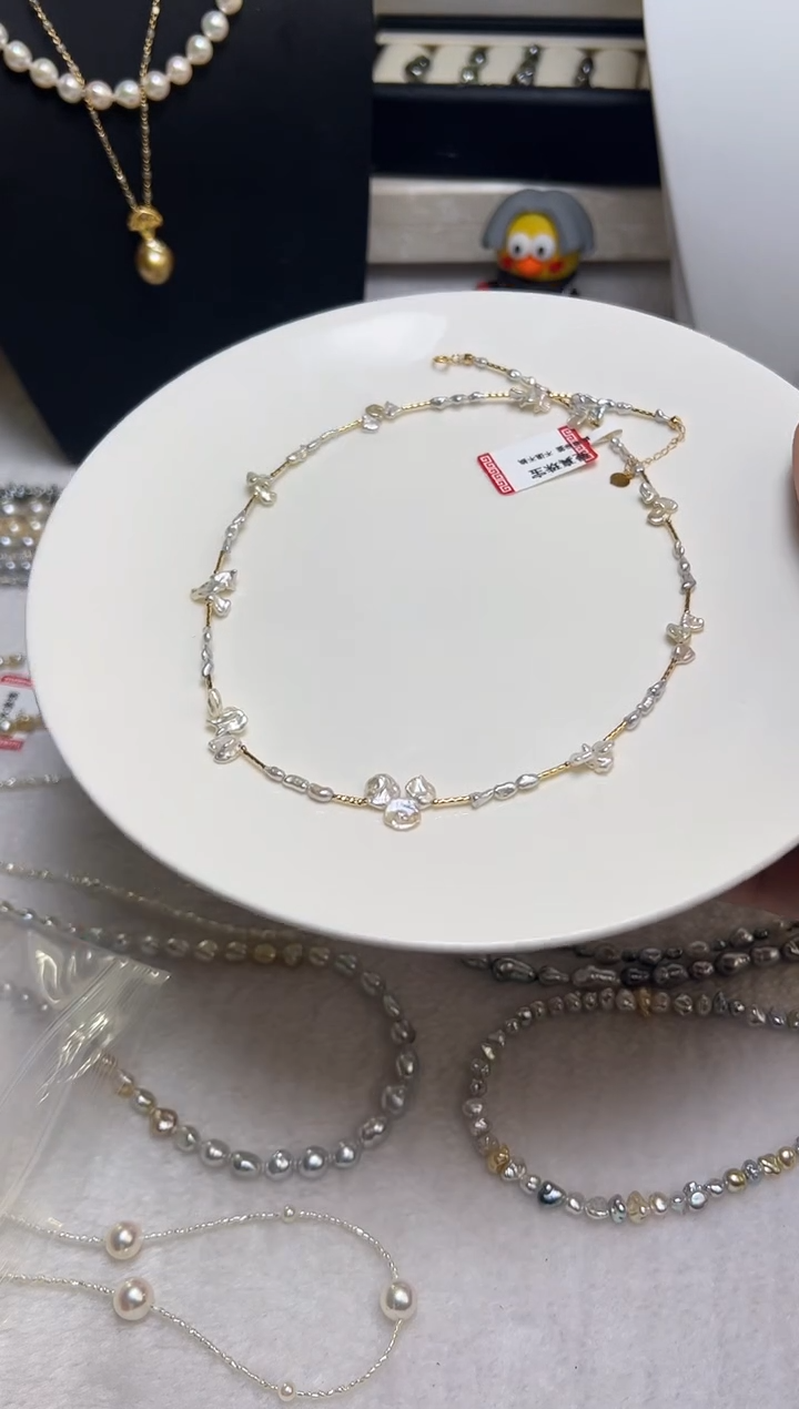 颈饰18K金镶嵌海水珍珠珍珠