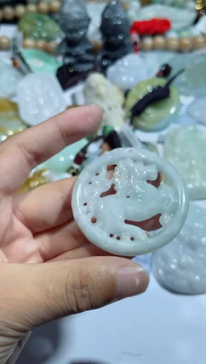 【闪购商品】翡翠颈饰未镶嵌00005792