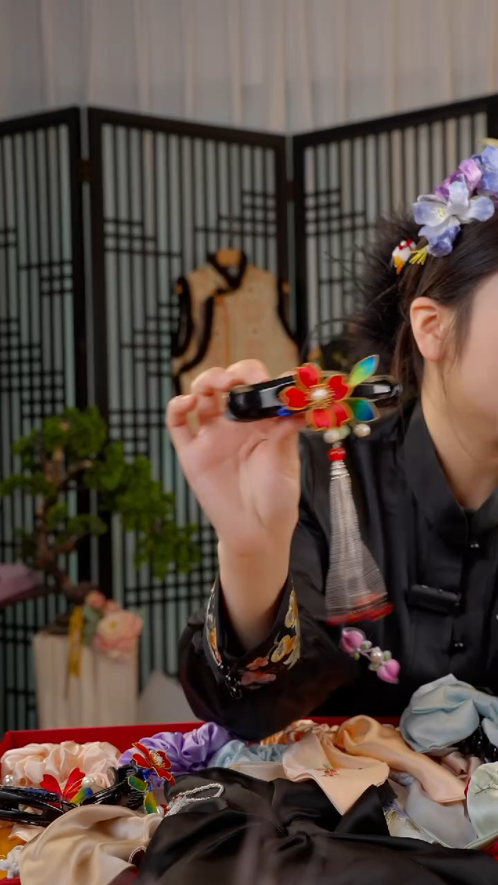 刺绣非遗绒花手工饰品