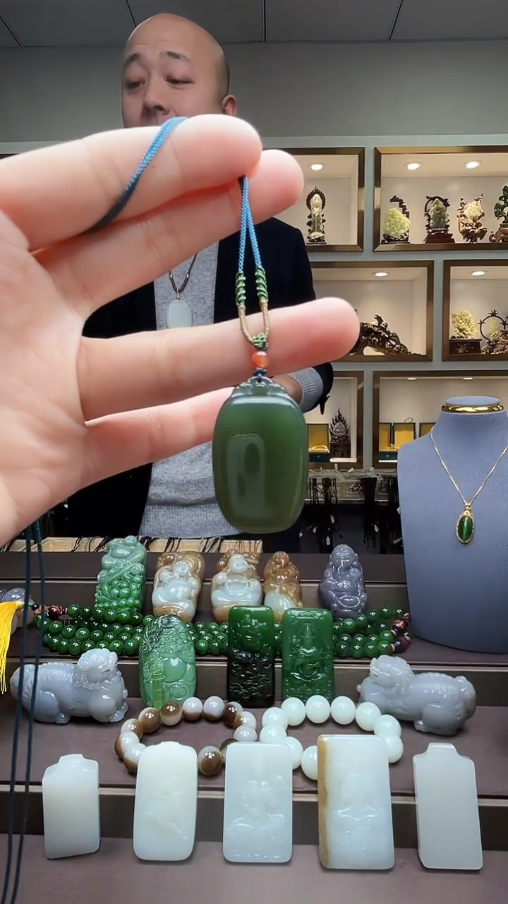 【闪购商品】和田玉颈饰未镶嵌苏