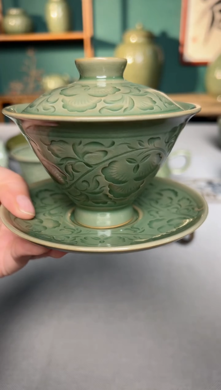 【闪购商品】其他纯手工秘色暗刻缠枝牡丹斗笠三才盖碗