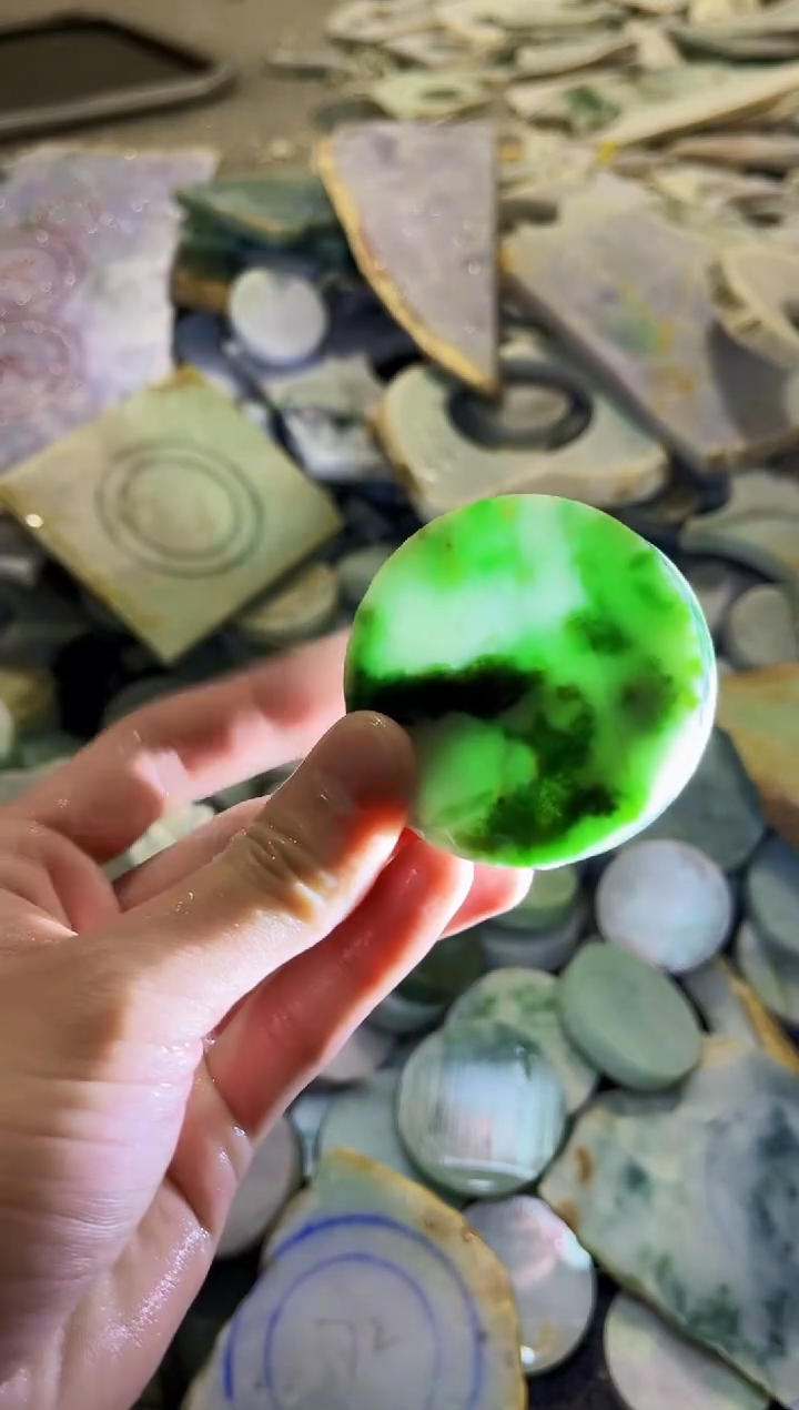 【闪购商品】翡翠颈饰未镶嵌A货吴平906