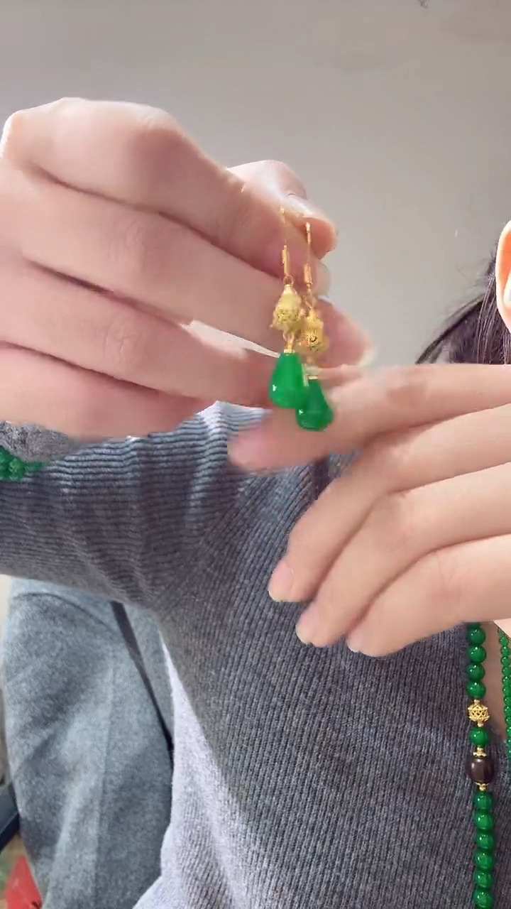 套链未镶嵌翡翠水滴耳坠