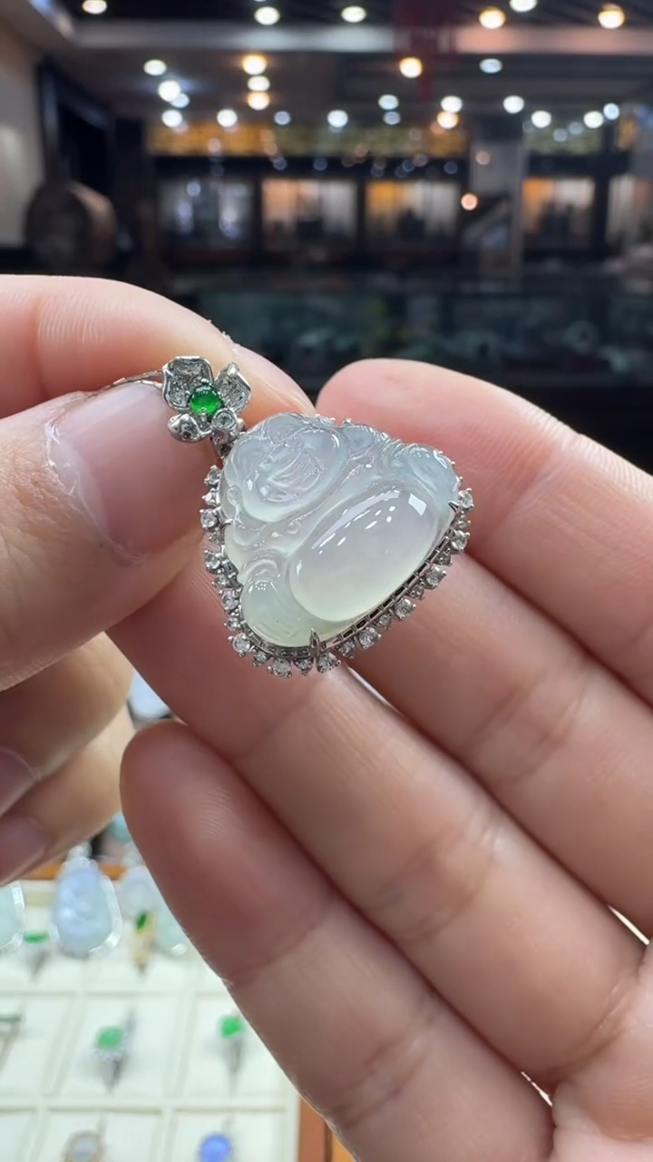 【闪购商品】翡翠颈饰18K金镶嵌佛