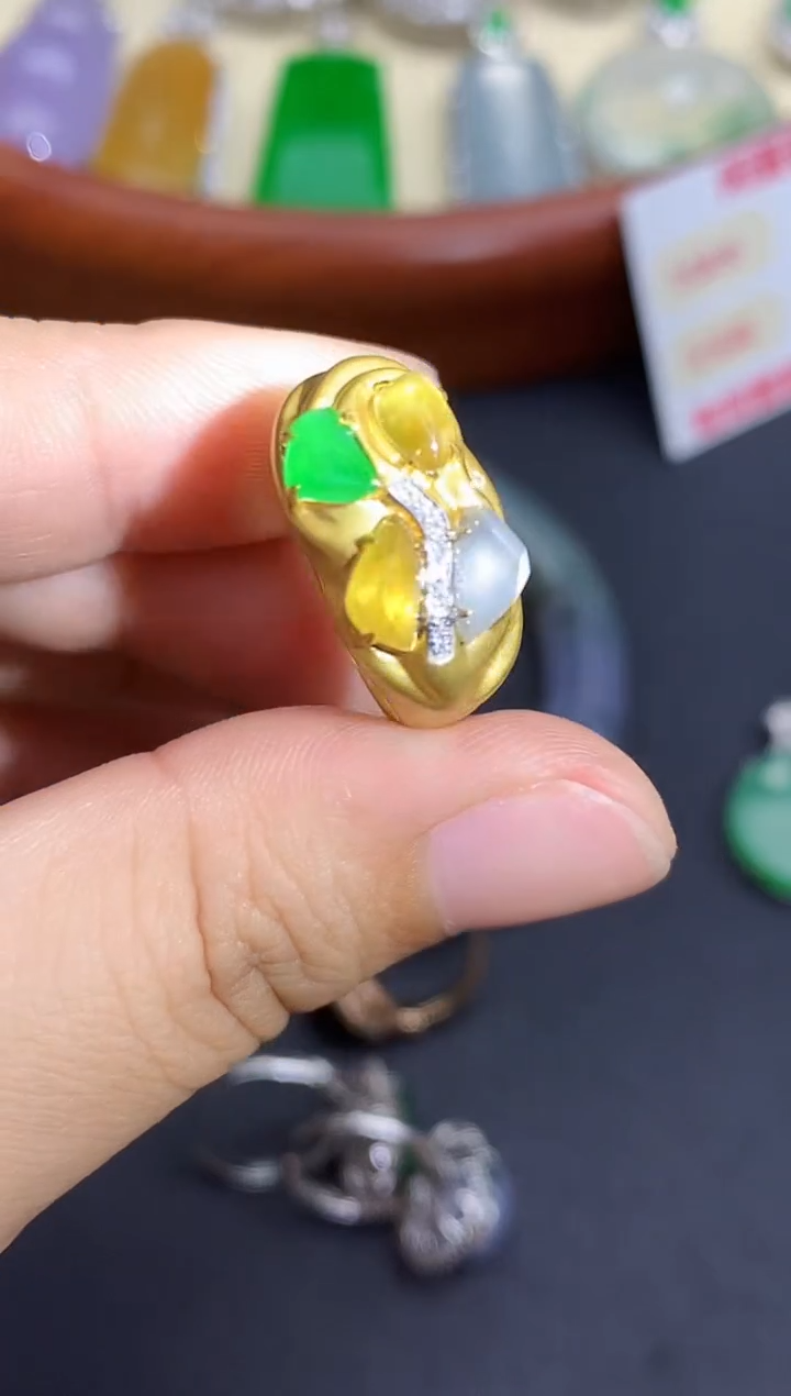 18K金镶嵌戒指翡翠542-中国好珍宝